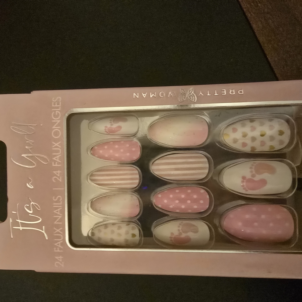 Pink Faux Nails Set